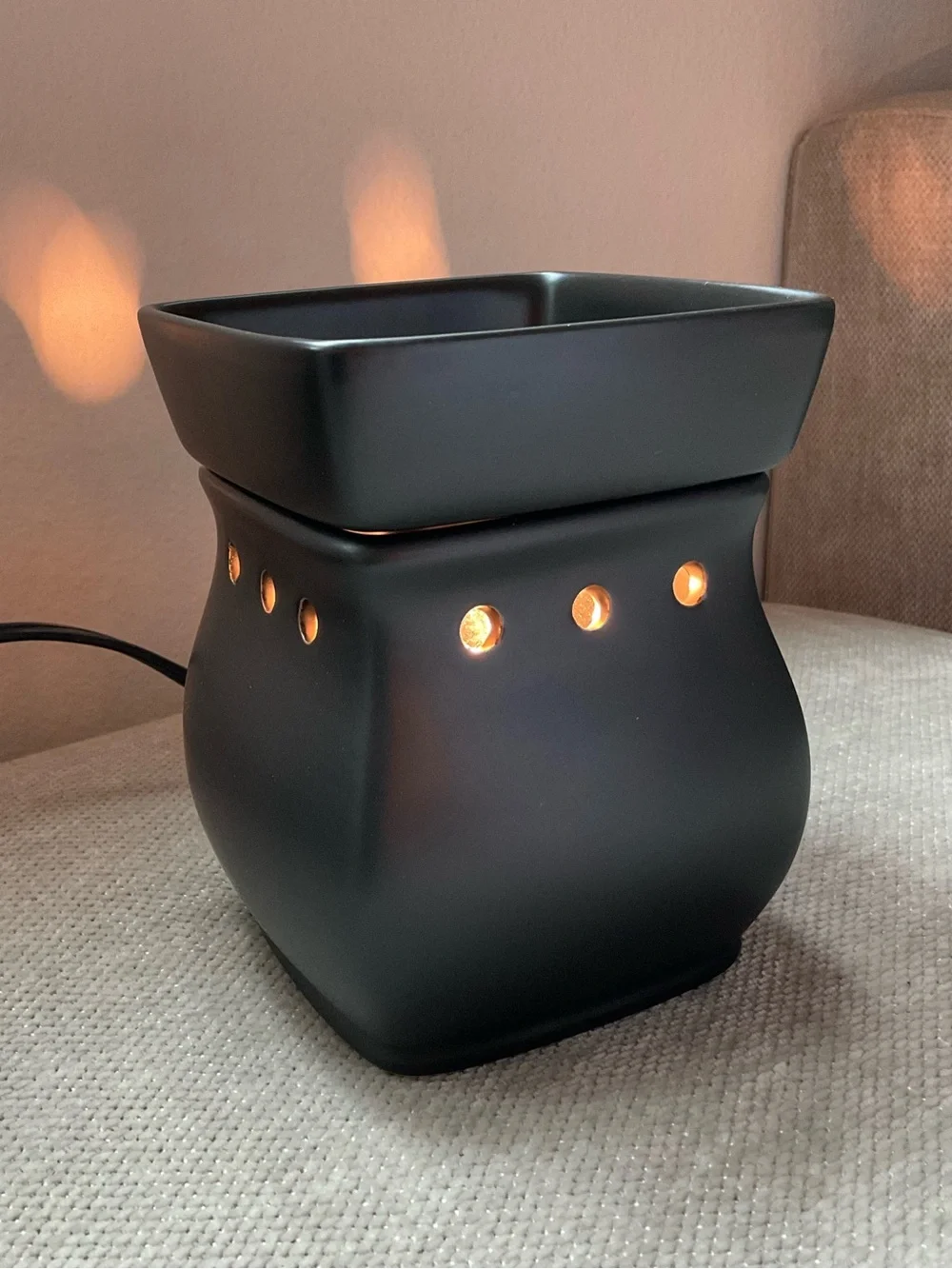 Scentsy Classic Satin Black Ceramic Electric Wax Warmer with Accent Holes